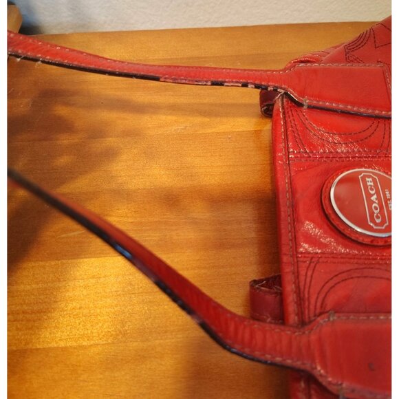 Vintage Coach Red Leather Shoulder Bag Embosses Stitching Inside Snap Pouch READ - Picture 7 of 13